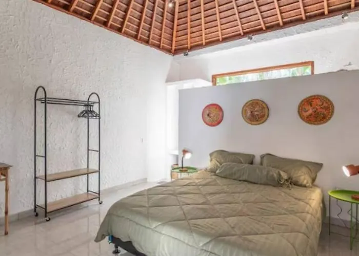 New Entire Sawah Escape 4br With 2 Pools And Sleeps 8 *